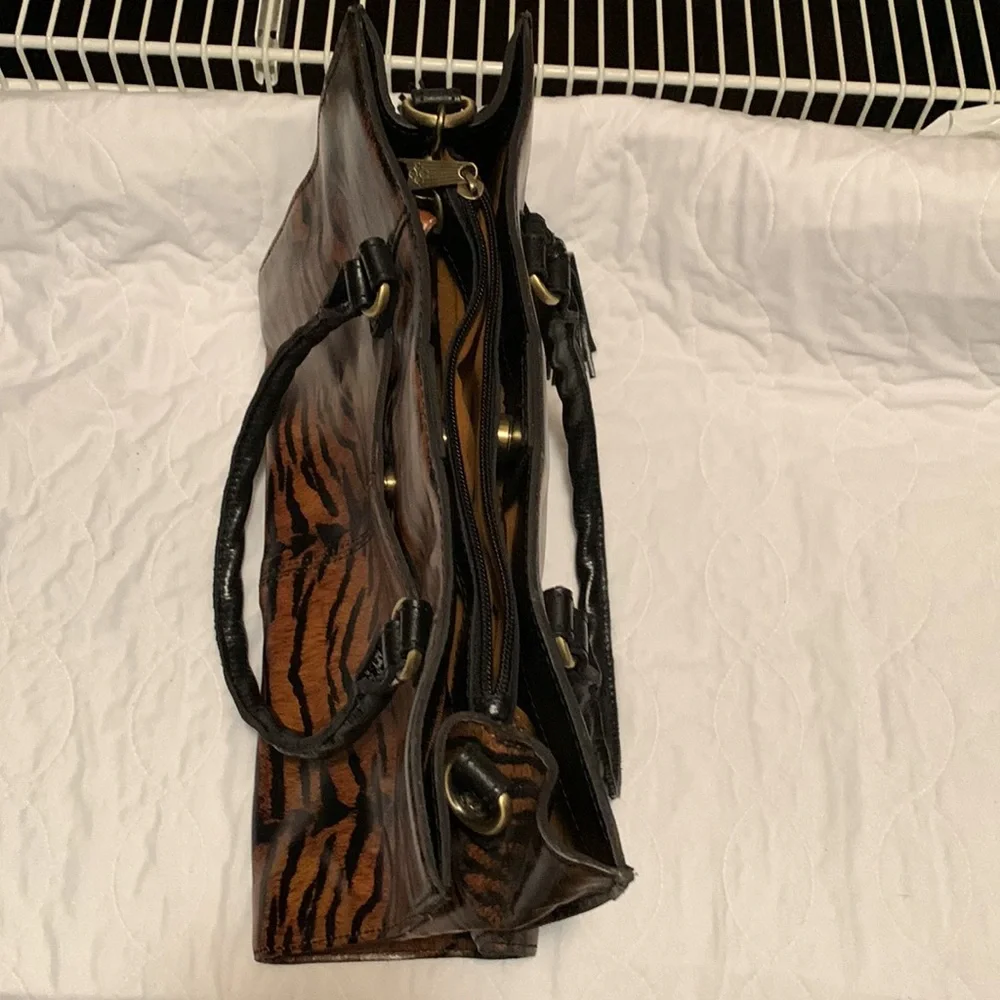 Patricia Nash leather bag 13 inches wide 9.5 inches deep 5 inches base - Picture 4 of 5